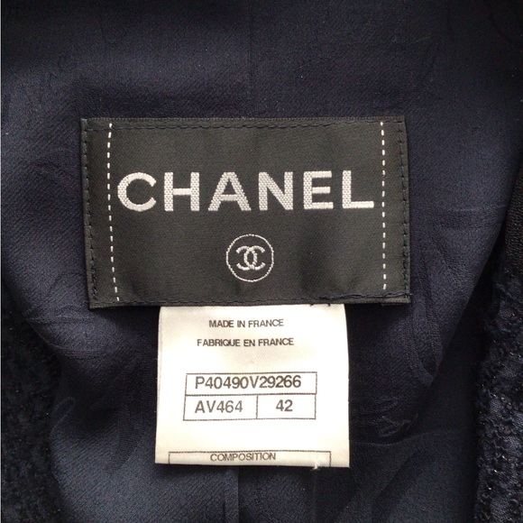 CHANEL Navy-Black Jacket 42 FR (8-10 US) As New - Picture 3 of 6